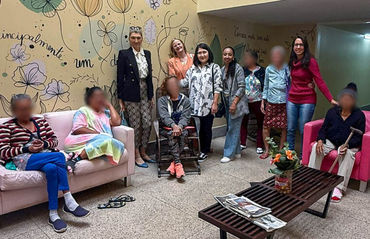 Embaixatrizes conhecem o trabalho atendimento a mulheres em situação de extrema vulnerabilidade social na Casa Flor