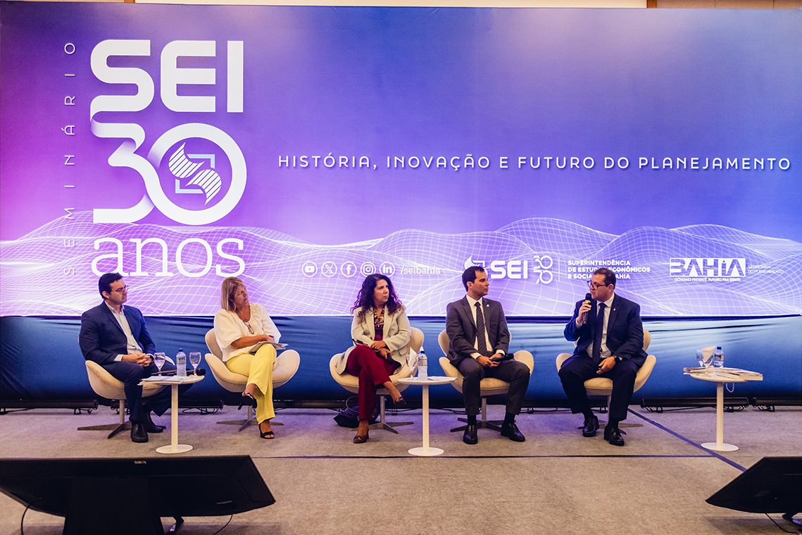 IPEDF marca presença em seminário da Superintendência de Estudos Econômicos e Sociais da Bahia