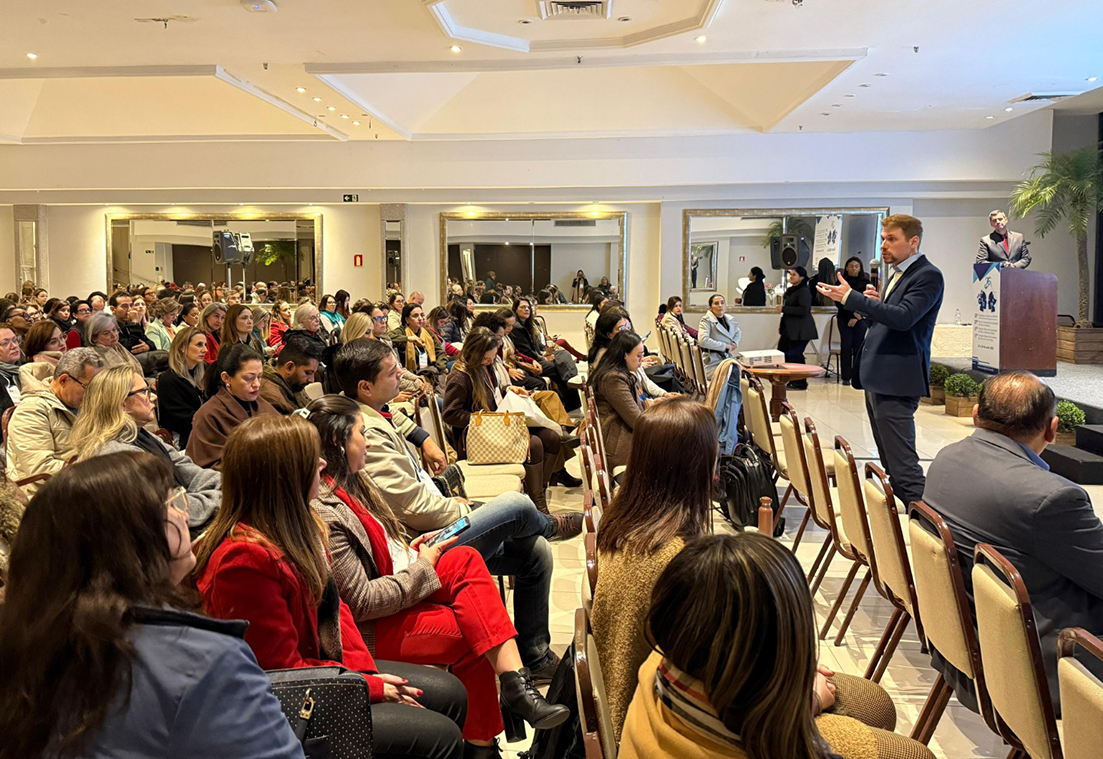 GDF marca presença em congresso internacional de Qualidade de Vida no Trabalho